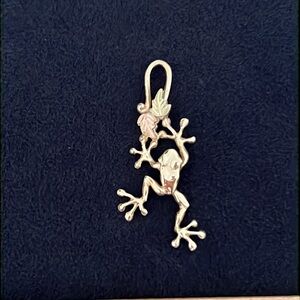 10k Gold Frog Pendant